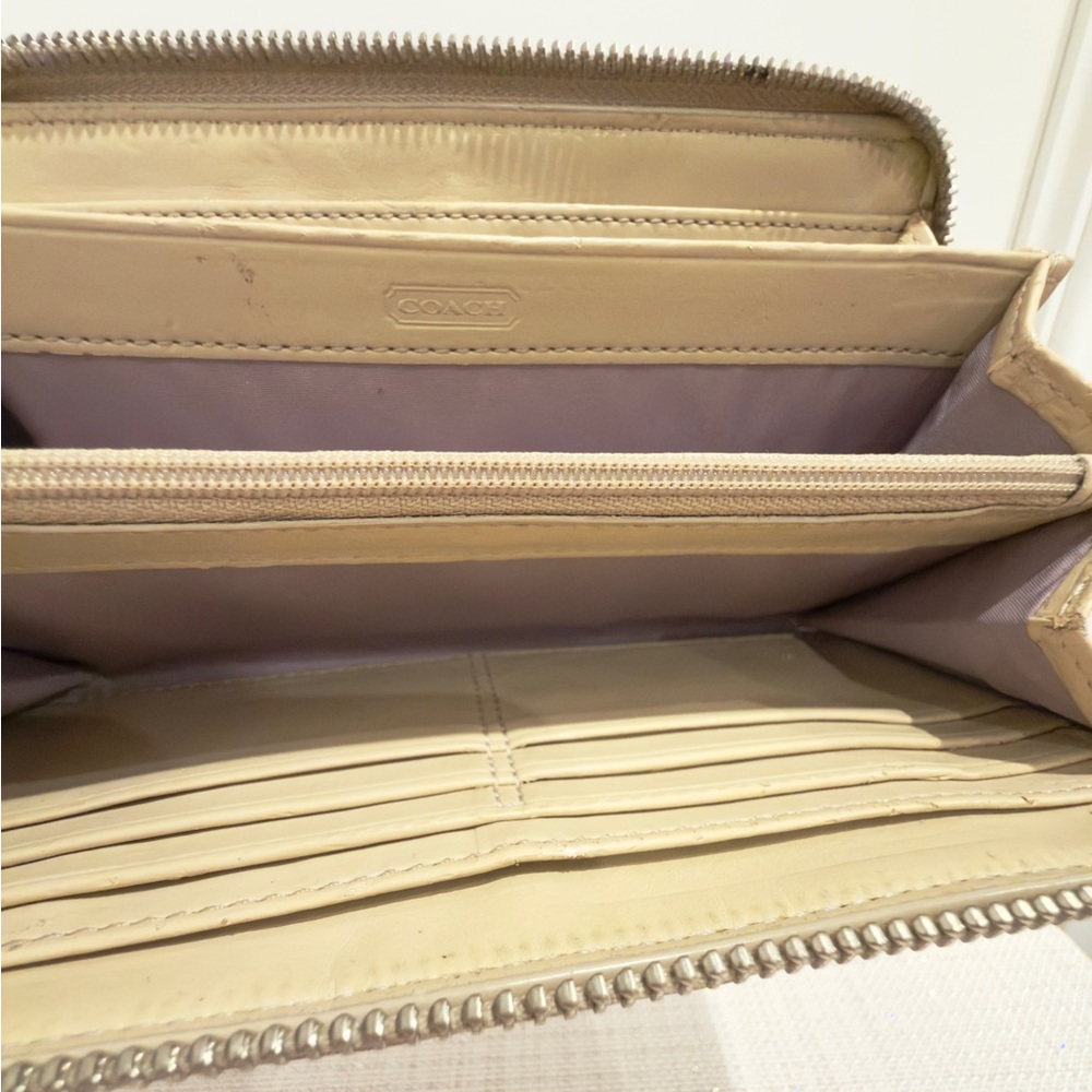 ✨👝 Coach Soho Gold Shimmery Zip Around Long Wallet with Buckle Detail - Picture 16 of 16